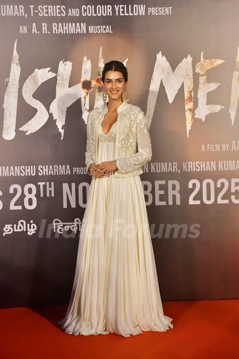 Dhanush and Kriti Sanon graces the trailer launch of 'Tere Ishk Mein'