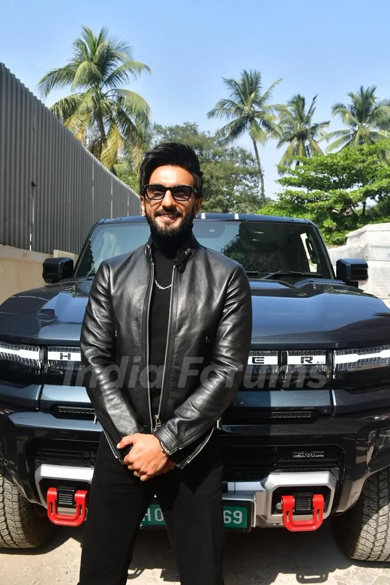 Ranveer Singh snapped at Juhu PVR