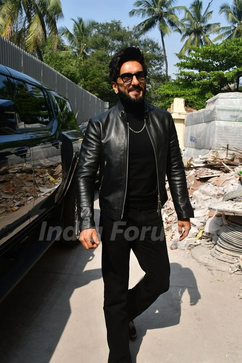 Ranveer Singh snapped at Juhu PVR