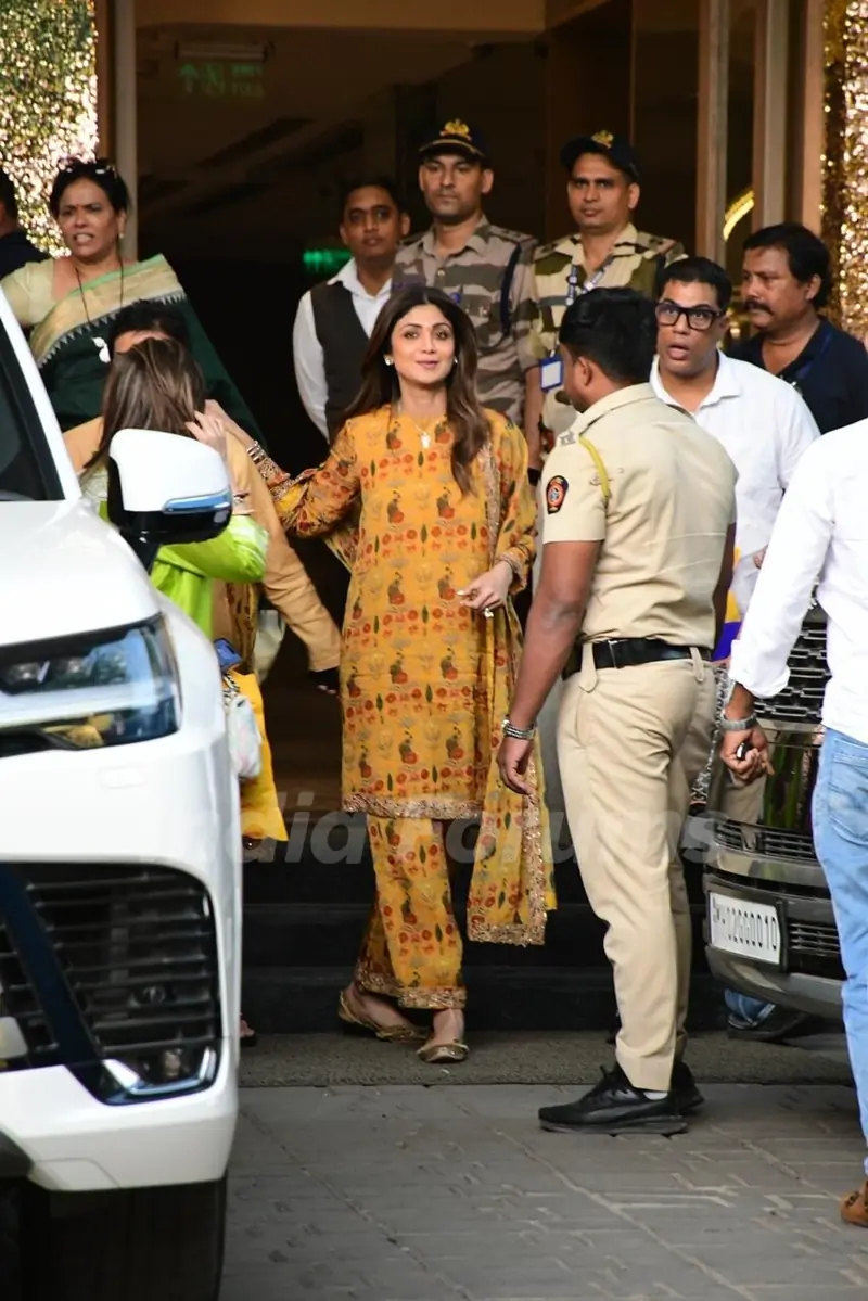 Shilpa Shetty snapped at Kalina Airport