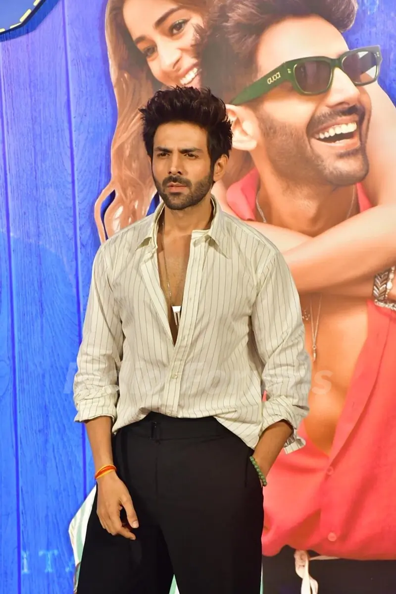 Kartik Aaryan snapped at the trailer launch of Tu Meri Main Tera Main Tera Tu Meri