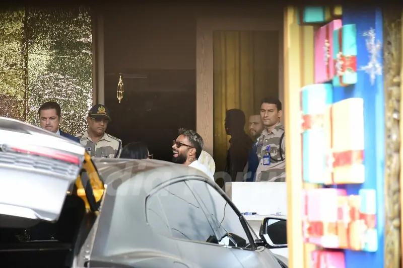 Hardik Pandya snapped at Kalina Airport