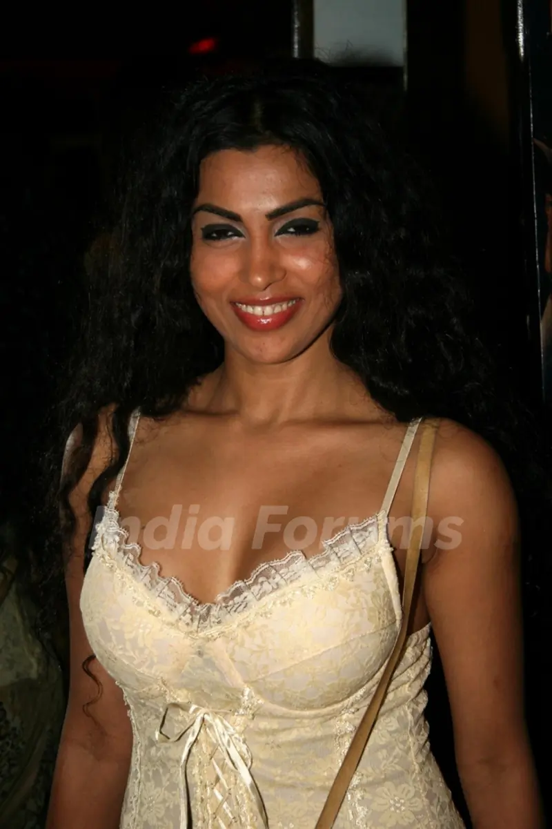 Shifa Shekar at "Chal Chalein Premiere"