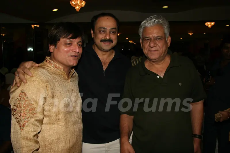 Om Puri and Shatrughan Sinha at the &quot;Success Bash of Chanakya&quot;