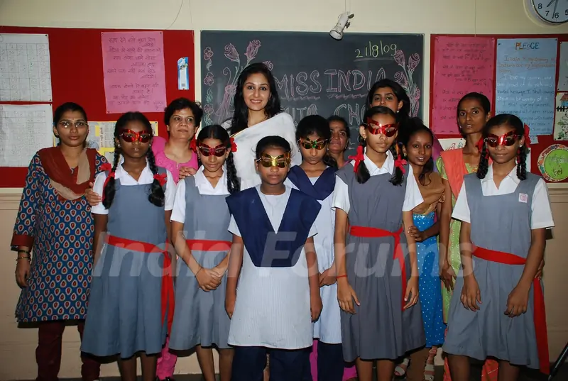 Miss India Pooja Chopra meets Sex workers in Mumbai on Friday evening