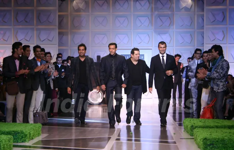 Bollywood actor Salman Khan with designers Rohit Gandhi and Rahul Khanna at their show at the Van Heusen India Mens Week, in New Delhi on Sunday