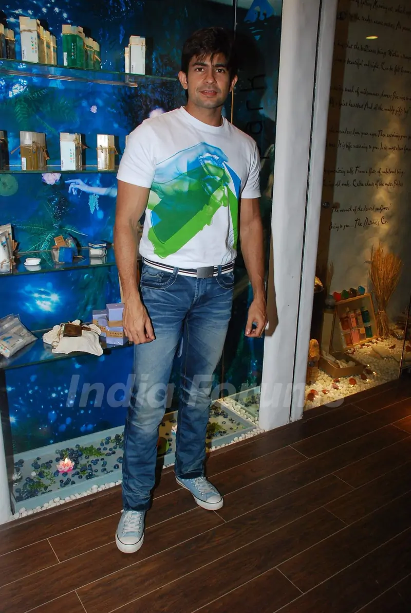 Hussain at Nature''s Co launch