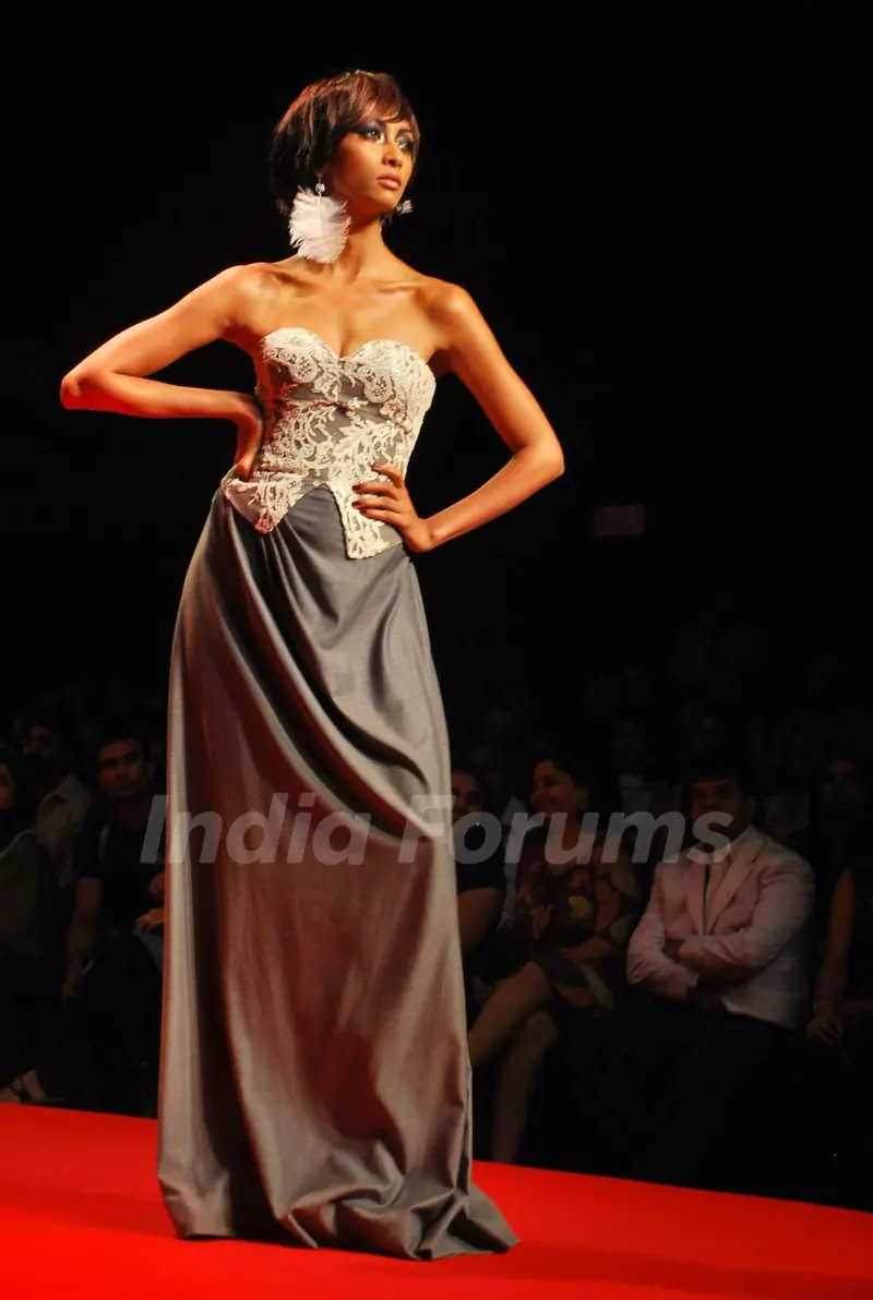 Models walk on the ramp for Designers Monisha Jaising