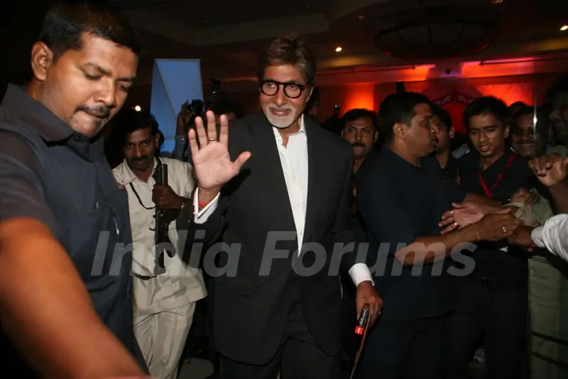 Amitabh Bachchan, Ritesh Deshmukh & Jacqeline Fernandes met the Aladin-Godrej Contest winners at a gala event held in Mumbai