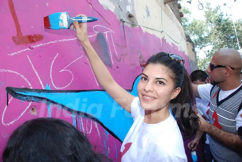 Jacqueline Fernandes Paint the Wall in Opp Phoenix Mills