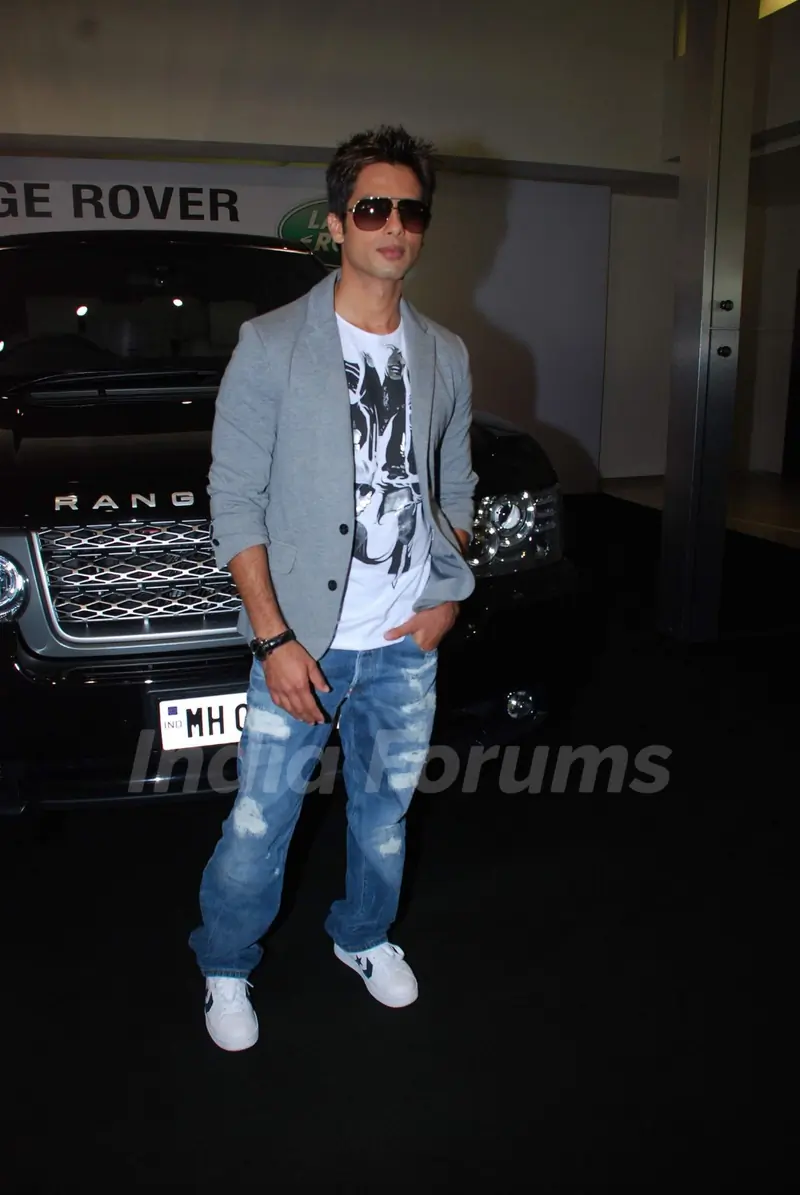 Shahid Kapoor receiving the keys of his new Range Rover Model Year 2010 from Mr Ratan N Tata, Chairman, Tata Sons & Tata Motors, at the Jaguar Land Rover Showroom in Mumbai on 2nd November 2009 Mr Kapoor purchased this Range Rover&quot;