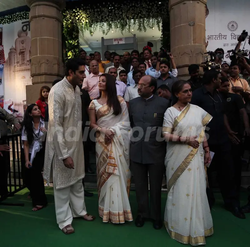 Shri Harivansh Rai Bachchan''s select poems &quot;Bachchan Sandhya&quot; by Mr Amitabh Bachchan and members of the family will captivate &quot;The Qudience&quot; at Bhartiya Vidya Bhavan Mumbai
