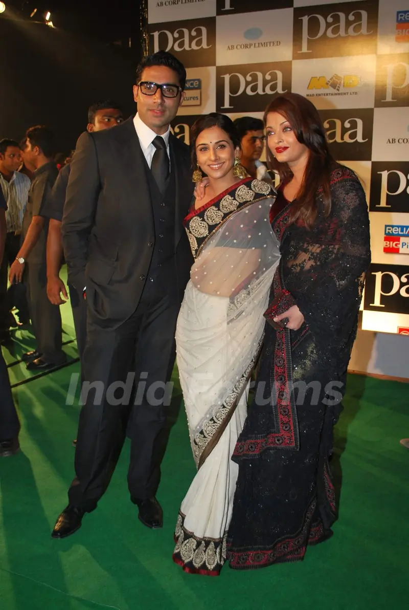 Bollywood actors Abhishek Bachchan with Vidya Balan and Aishwarya Rai Bachchan at the premiere of film "Paa"