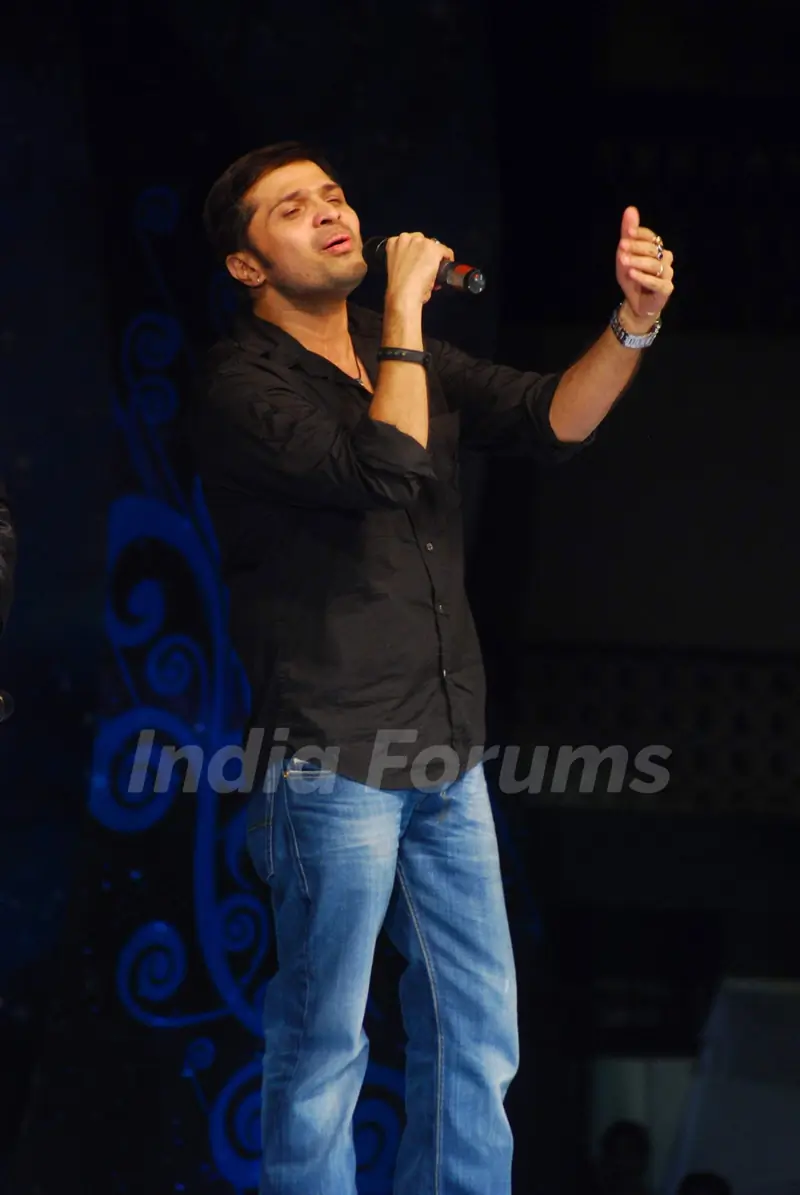 Himesh at the Navy Queen finals ''09