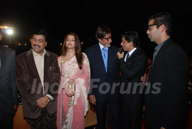 Aishwarya Rai, Amitabh Bachan, Shah Rukh Khan and Karan Johar at Police Show at Andheri Sports Complex