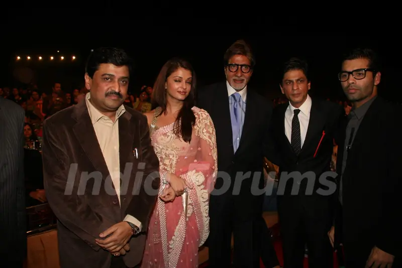 Aishwarya Rai, Amitabh Bachan, Shah Rukh Khan and Karan Johar at Police Show at Andheri Sports Complex