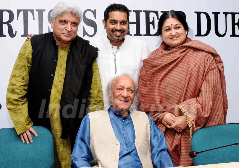 Pt Ravi Shankar, Javed Akhtar, Shubh Mudgal and Shankar Mahadevan at press-conference for proposed Copyright Amendment Bill 2009,in New Delhi on Tuesday 29 Dec 2009