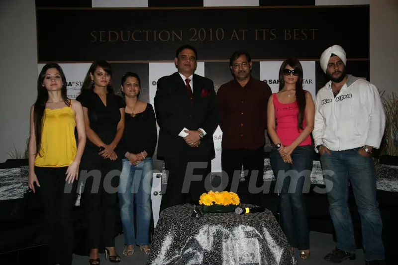 Anjana Sukhani, Suresh Wadkar and Preety-Pinky to Perform at Saharastar New Year Bash