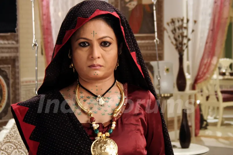 Rupa Divetia as Paankor Baa