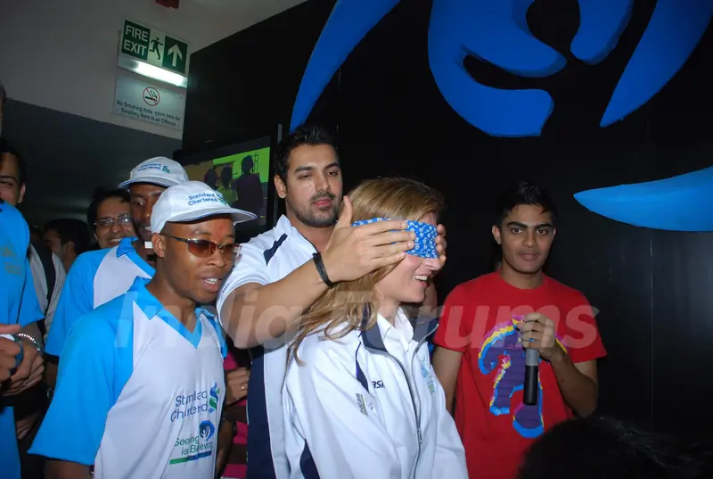 John promotes Mumbai Marathon at WTC