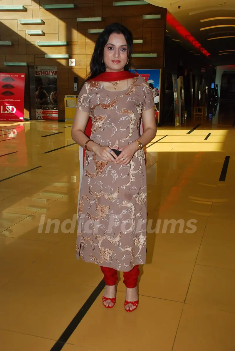 Padmini Kolhapure returns with film "Saath Rahega Always" at Cinemax