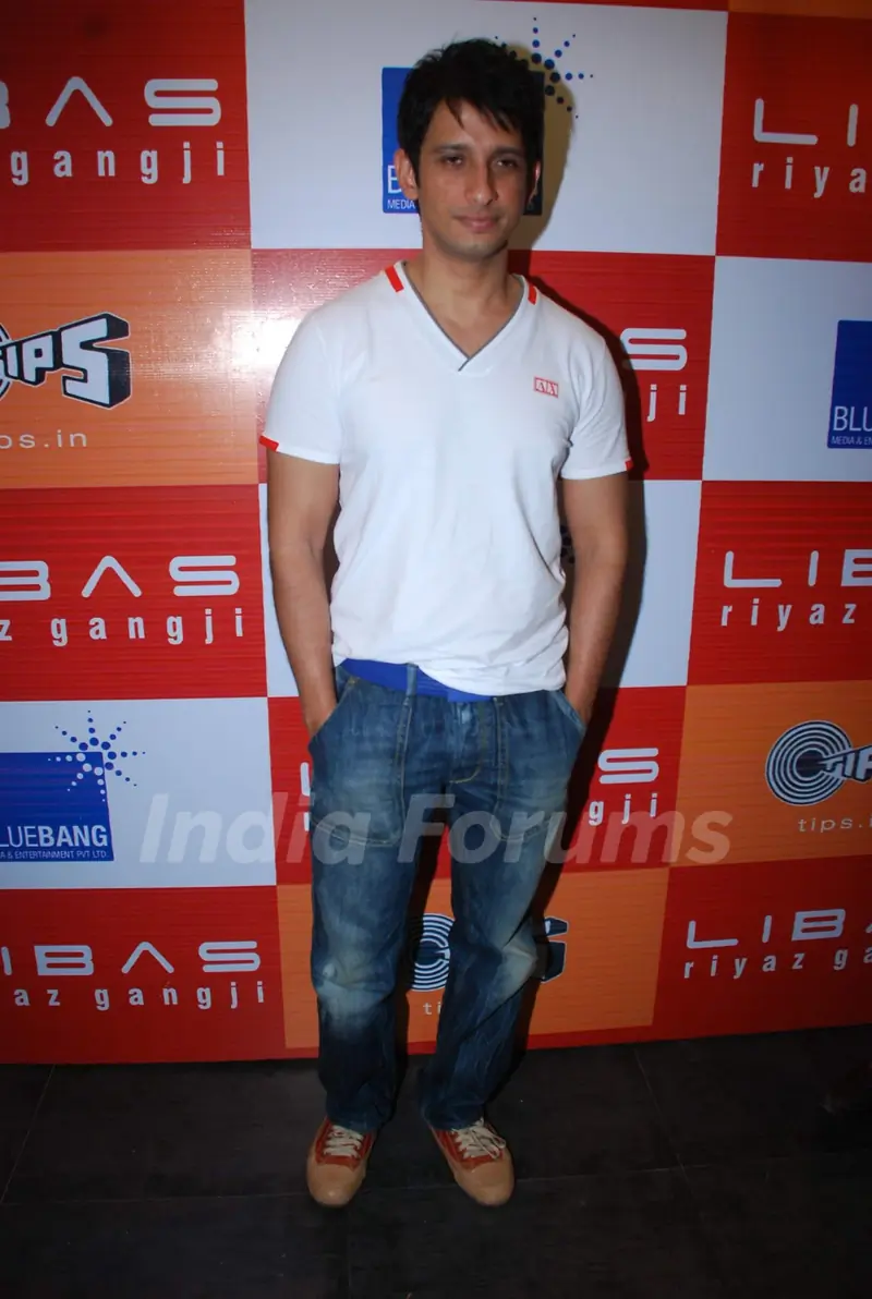 Bollywood actor Sharman Joshi at the promotional event of his upcoming movie "Toh Bat Pakki" at Riyaz Ganji store in Juhu, Mumbai