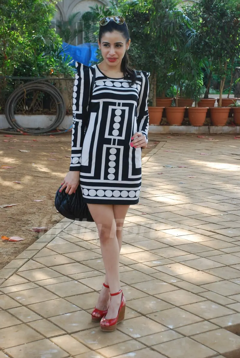 A model at the Elle Race at Mahalaxmi Race Course
