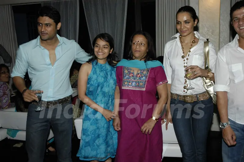 Guest at Shekhar Dadarkar''s White Restaurant multi cuisine launch at Goregaon