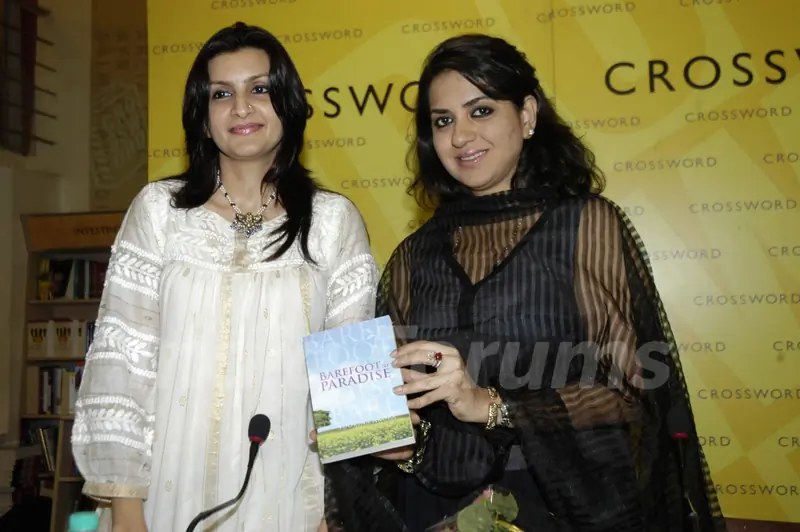 Soorina Arora''s book launch at Cross Word