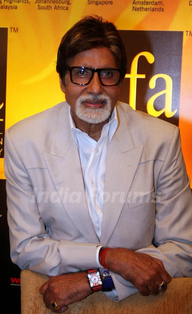 Bollywood actor Amitabh Bachchan inaugurates the IIFA Voting Weekend 2010 at JW Marriott in Juhu