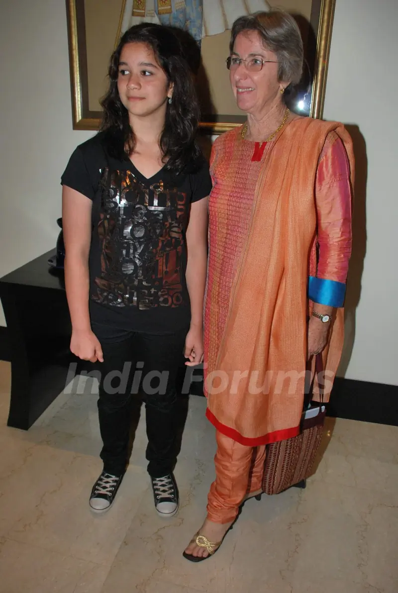 Guest at the standard Chartered Marathon press meet at Trident