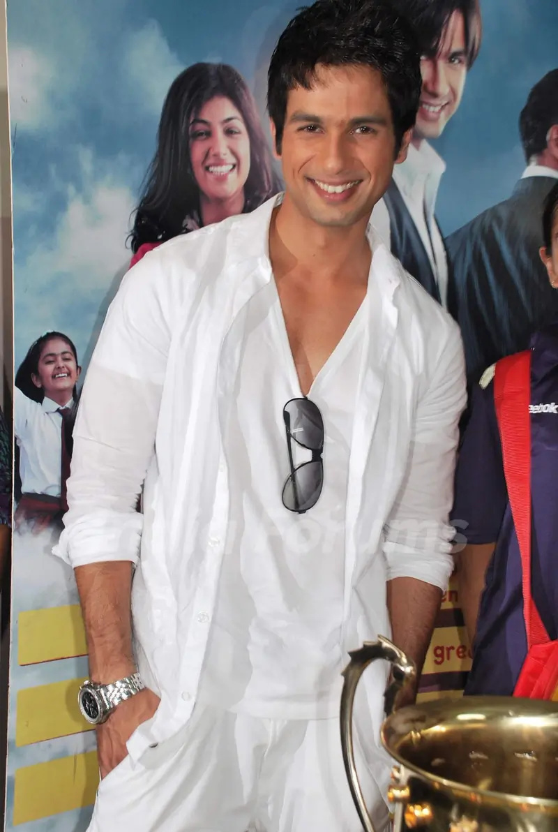 Shahid Kapoor on location of film "Pathshala" at Bhavans College