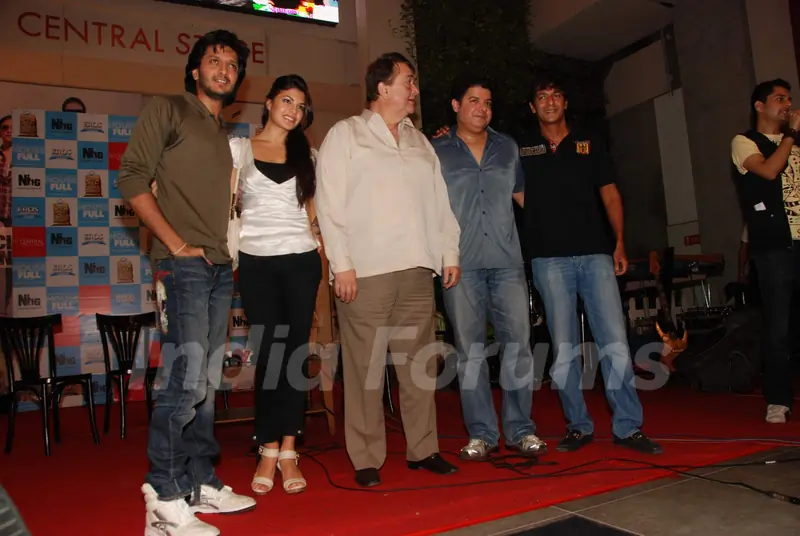 Housefull star cast Ritesh Deshmukh, Jacqueline Fernandez, Randhir Kapoor, Sajid Khan and Chunkey Pandey in association with Future Group launch Great Indian Shopping festival at SOBO Central