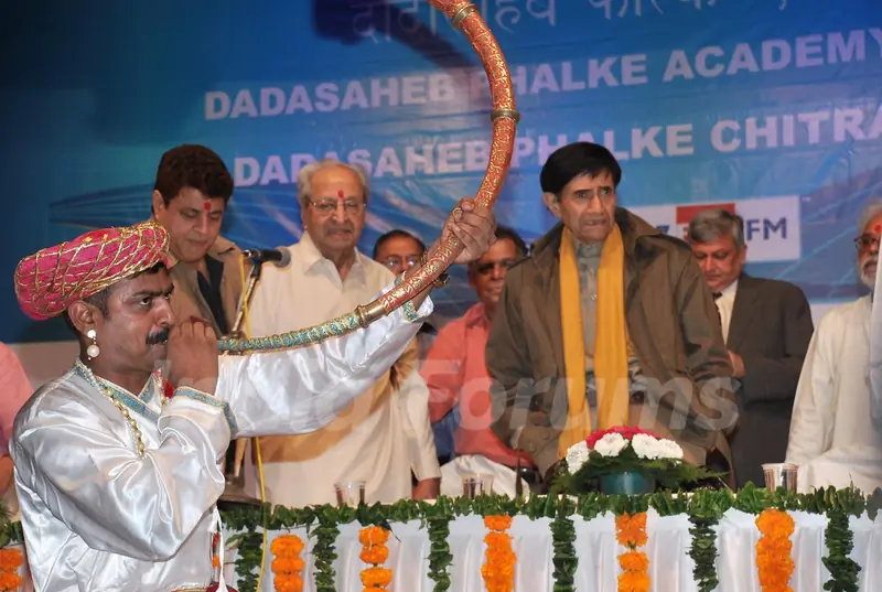Dev Anand and Pran at Dasahaeb Phalke Awards