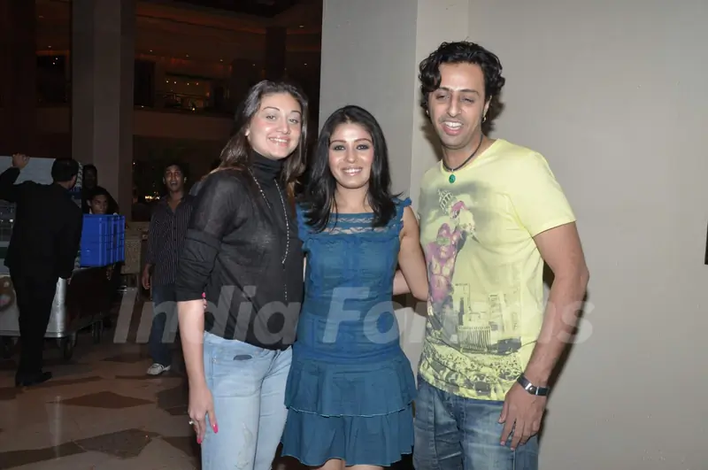 Sunidhi and Salim Merchant at Michael Learns To Rock bash at Enigma