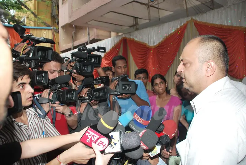 Viveka Babjee''s prayer meet at Juhu