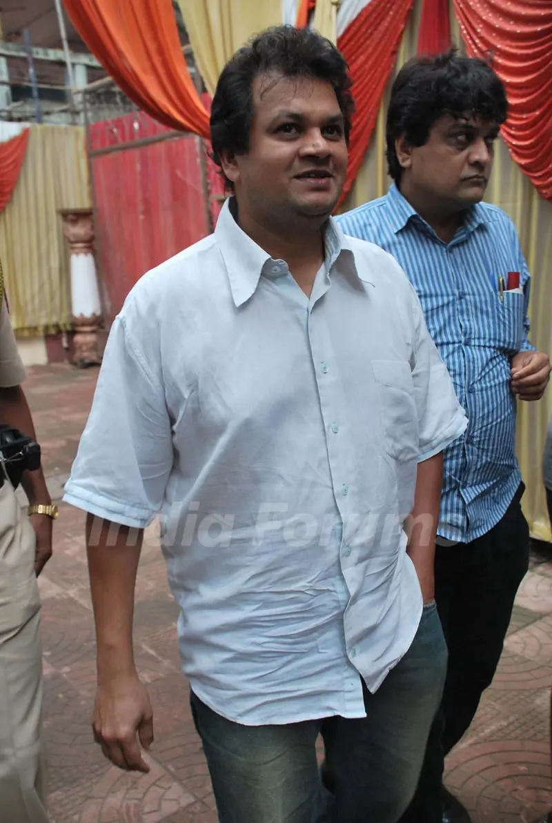 Viren Shah at Viveka Babjee''s prayer meet at Juhu