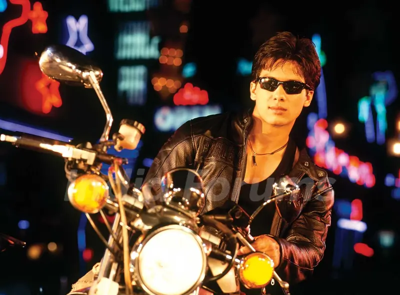 Shahid in the movie Milenge Milenge