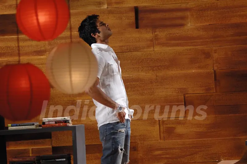 Shahid in Milenge Milenge movie