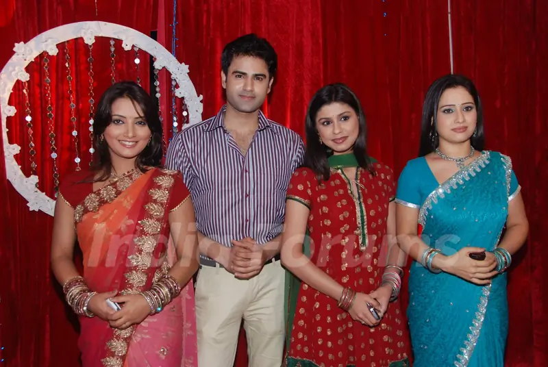 Star Pariwar artists at grand finale of Zara Nachke Dikha at Film City