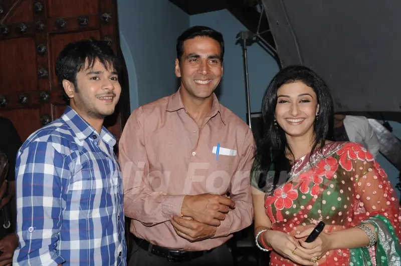 Akshay Kumar with Suhaana and Ishaan