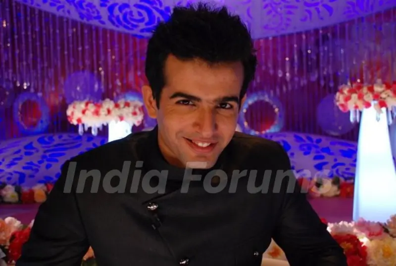 Jay Bhanushali as a host