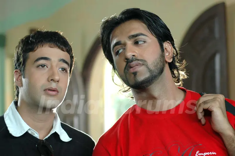 Still image from the movie Ek Aadat
