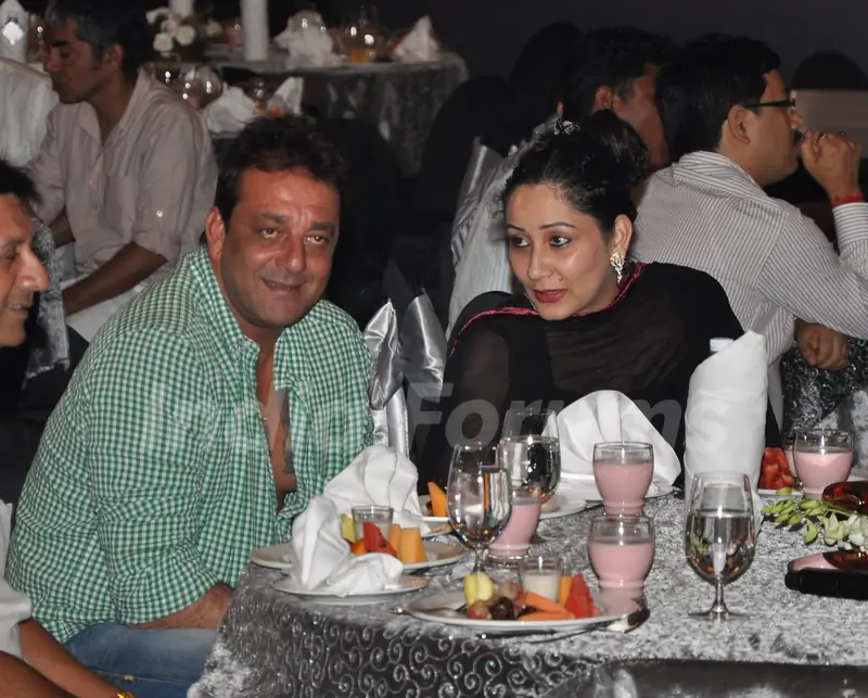 Sanjay Dutt grace Knockout-Iftaar party