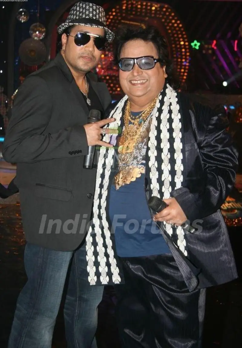 Mika and Bappi Lahiri as a guest in tv show Chhote Ustaad