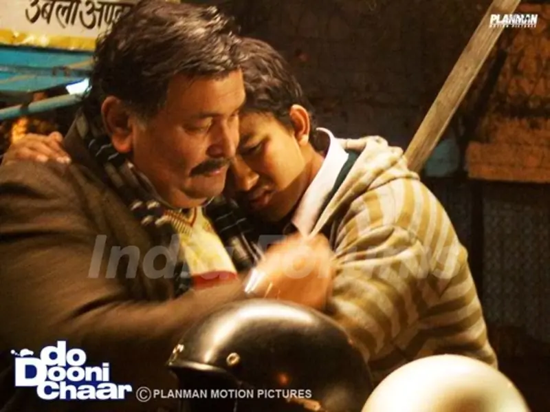 Still from the movie Do Dooni Chaar