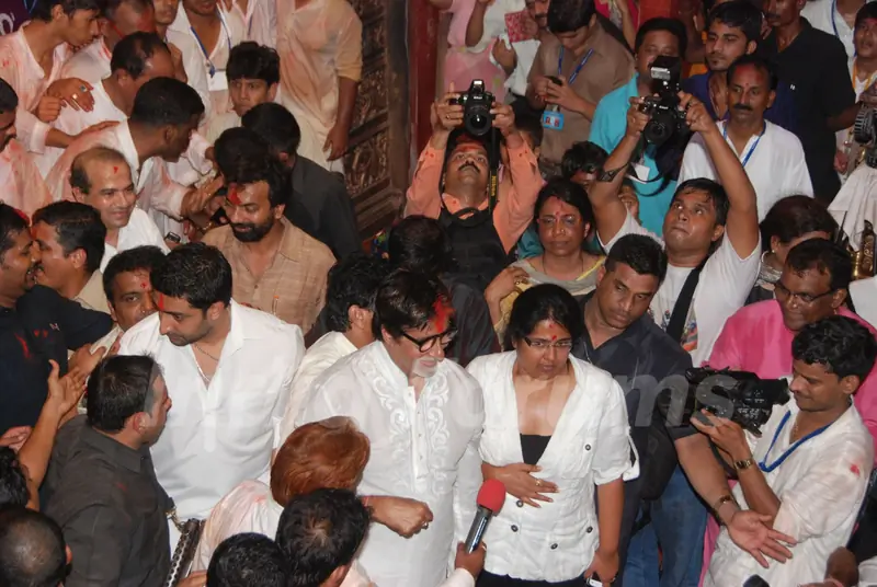 Amitabh and Abhishek Bachchan seek Ganesha Blessings in Mumbai
