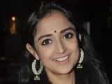 Monali Thakur Thumbnail