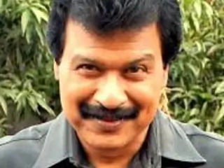 Dinesh Phadnis Thumbnail