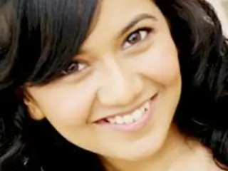 Roopal Tyagi Thumbnail